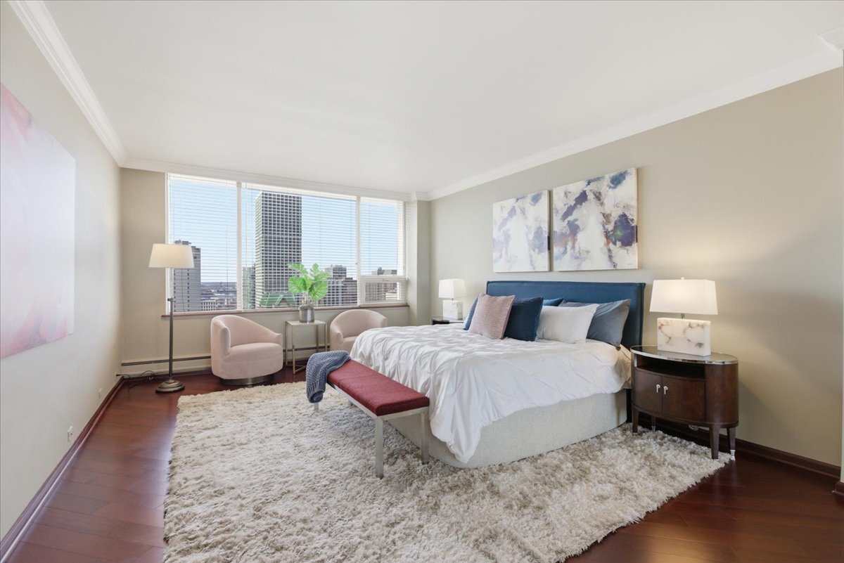 1000 N LAKE SHORE Plaza Unit: 30C