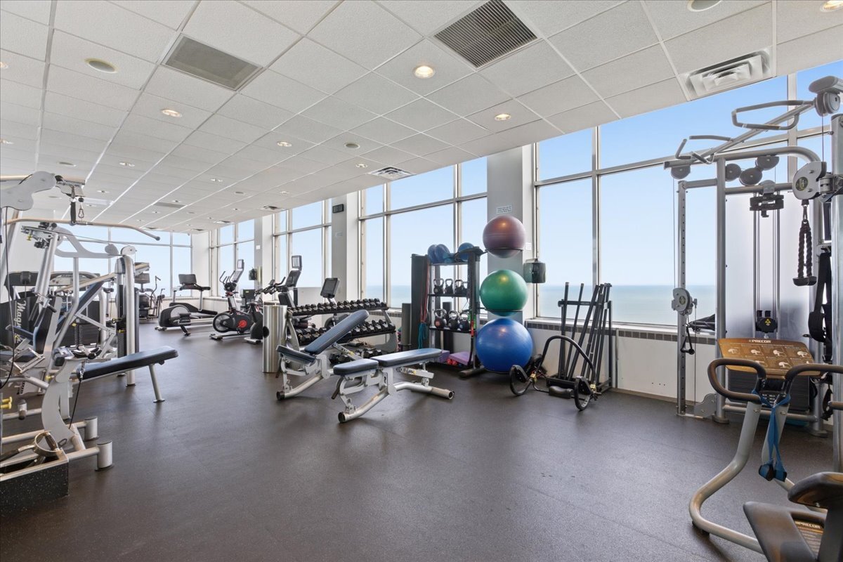 1000 N LAKE SHORE Plaza Unit: 30C