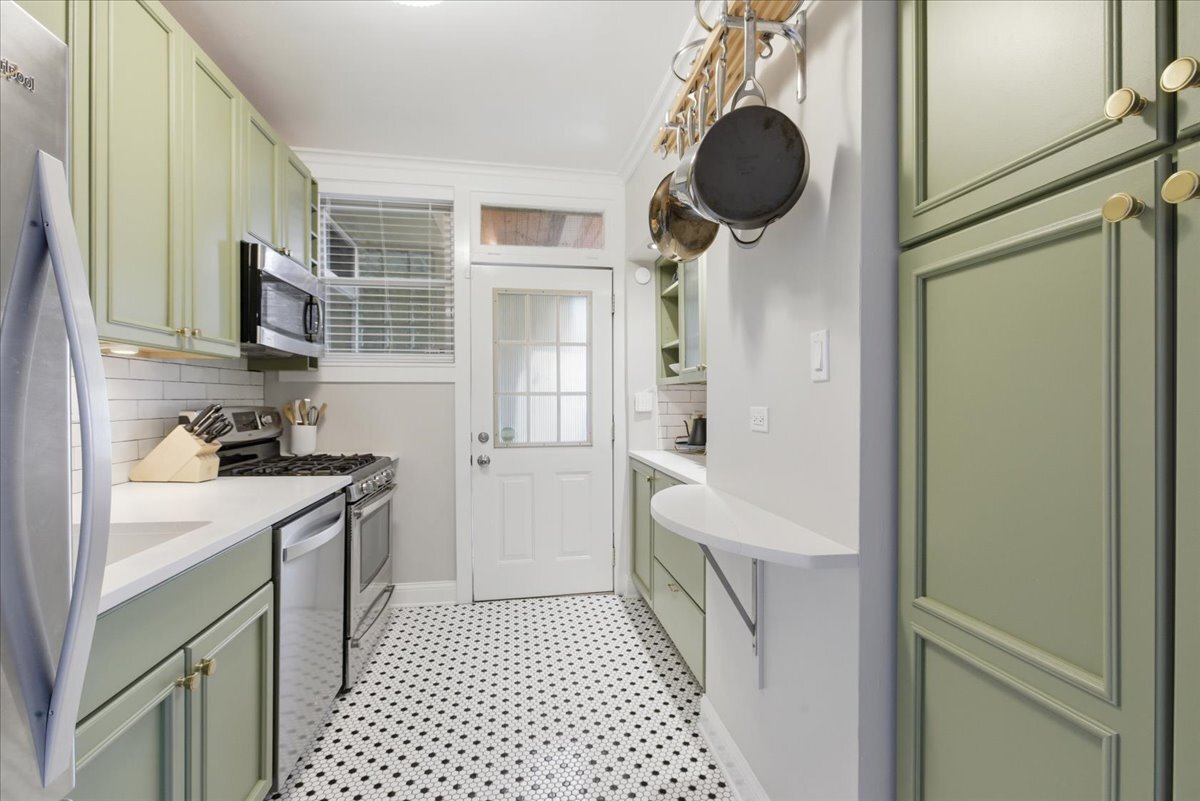 5011 N Wolcott Avenue Unit: 3S