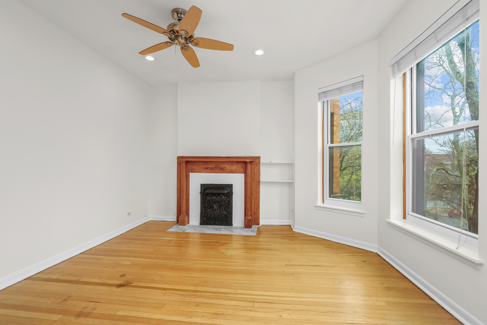 908 W Grace Street Unit: 3