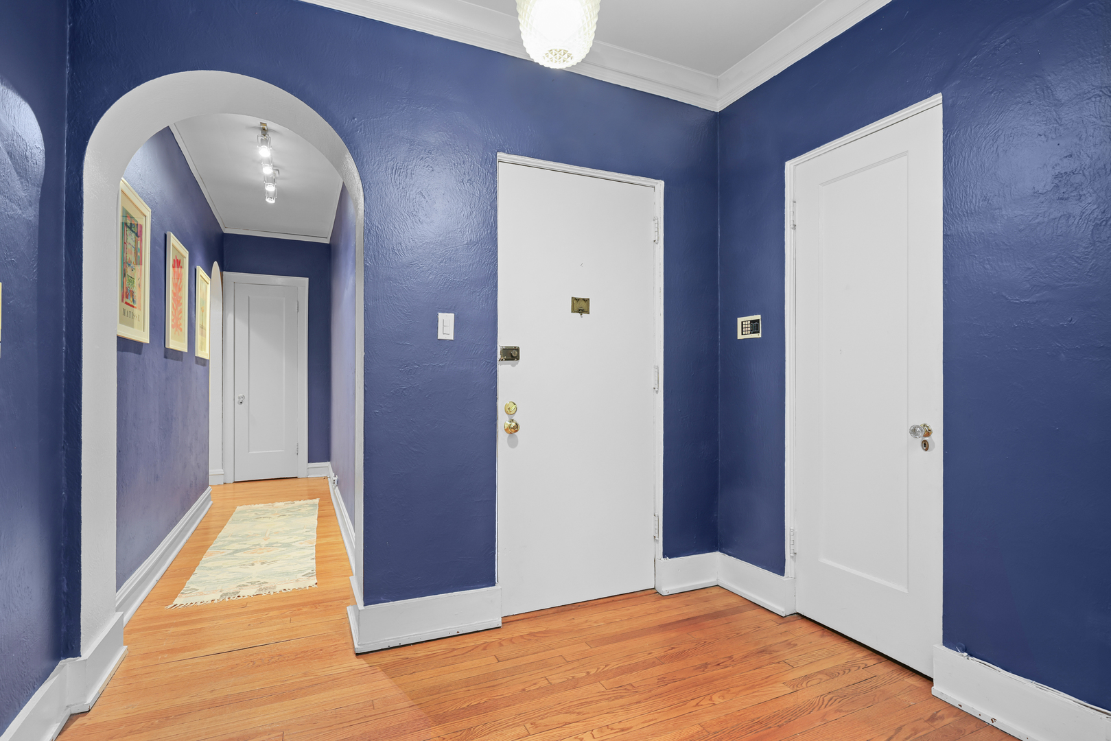 2730 N Pine Grove Avenue Unit: 1N