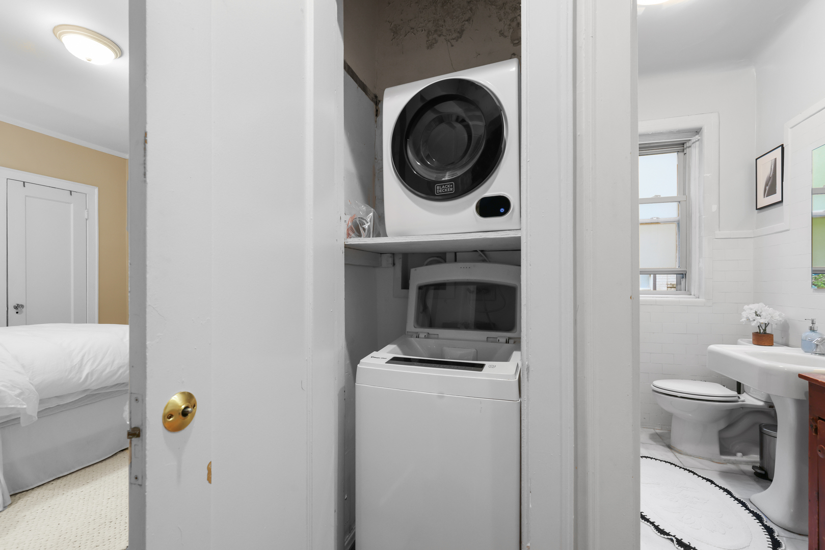 2730 N Pine Grove Avenue Unit: 1N