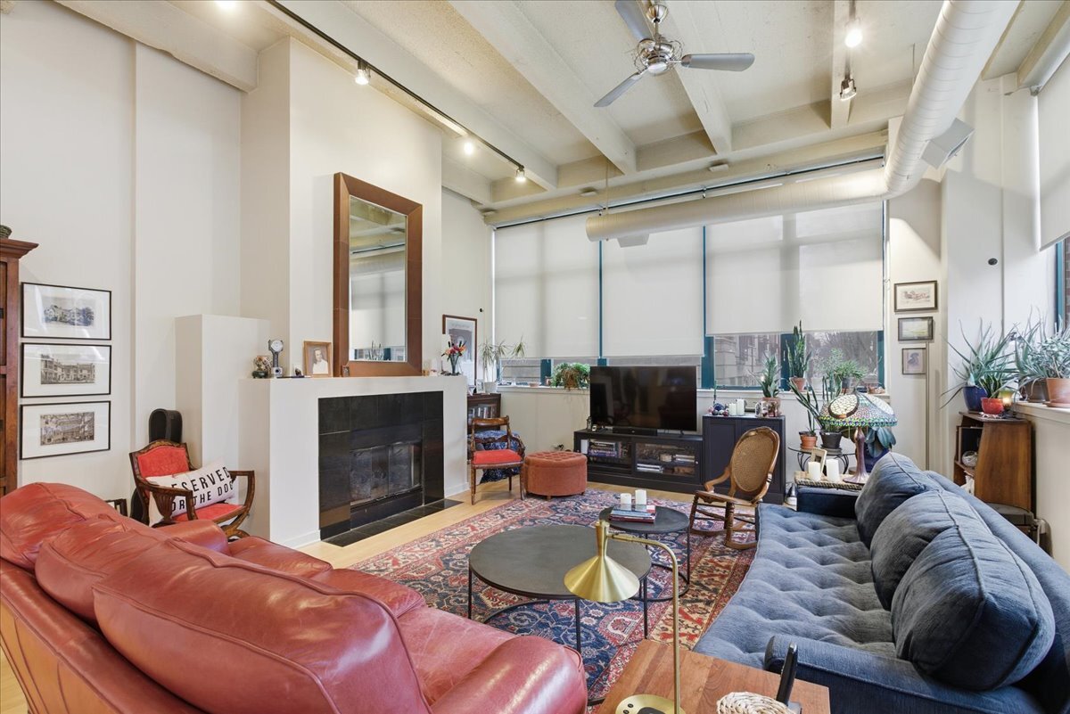 2600 N Southport Avenue Unit: 101