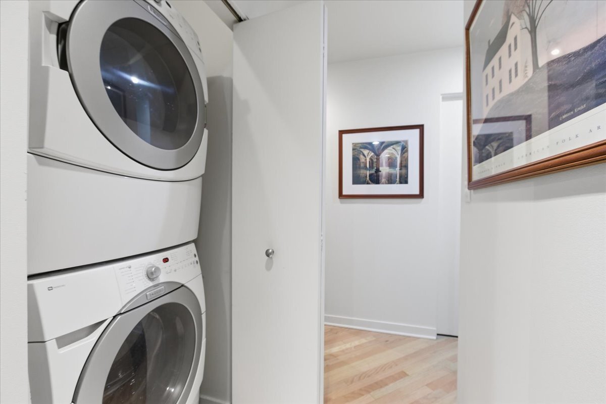 2600 N Southport Avenue Unit: 101
