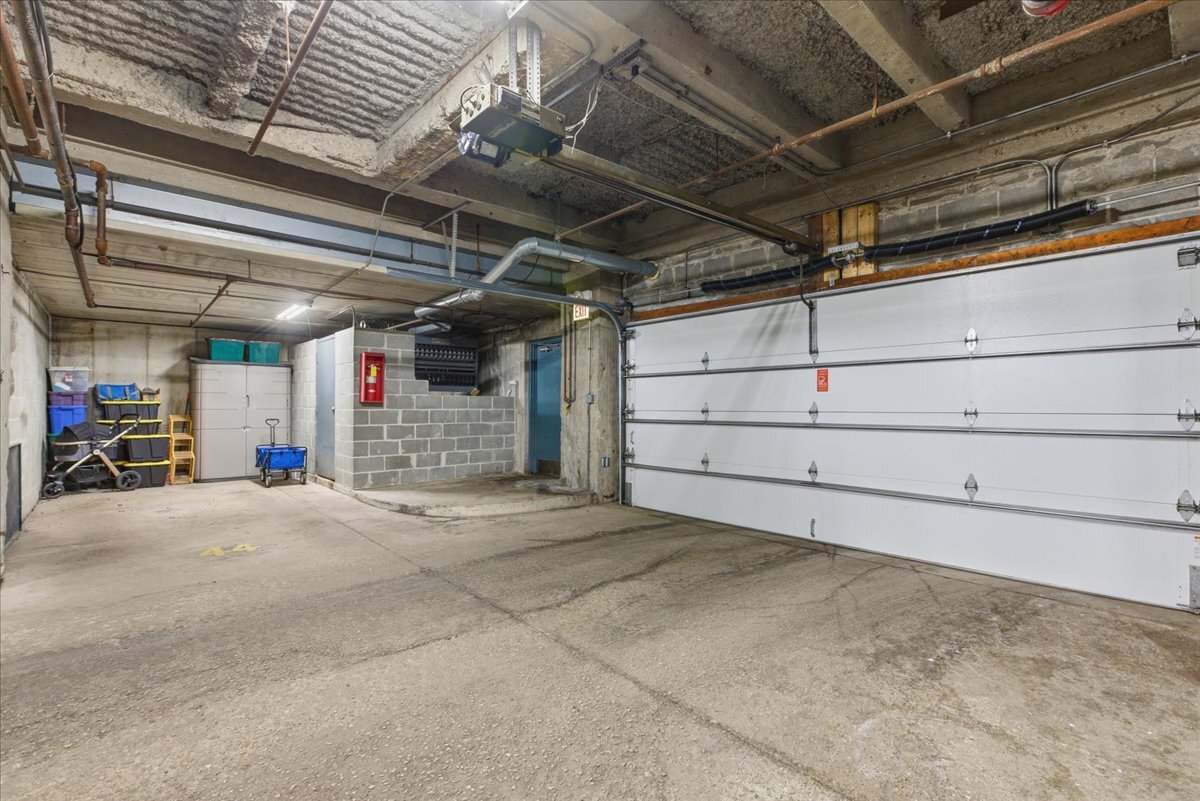 2600 N Southport Avenue Unit: 101
