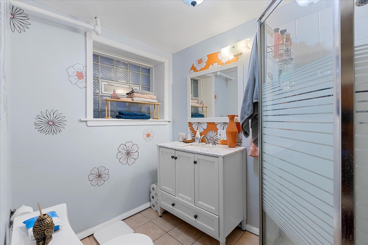 5012 N Winchester Avenue Unit: G