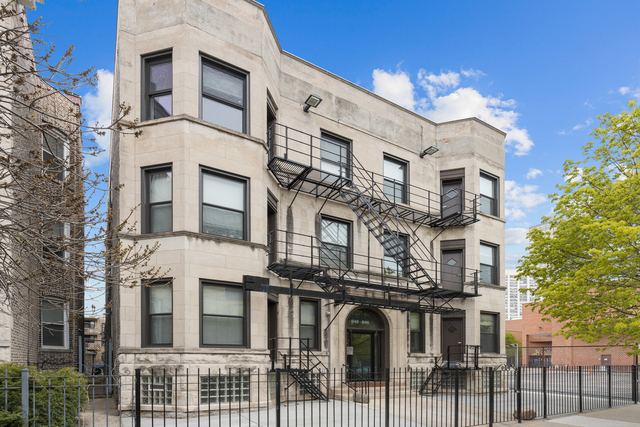 848 W Sheridan Road Unit: 1F