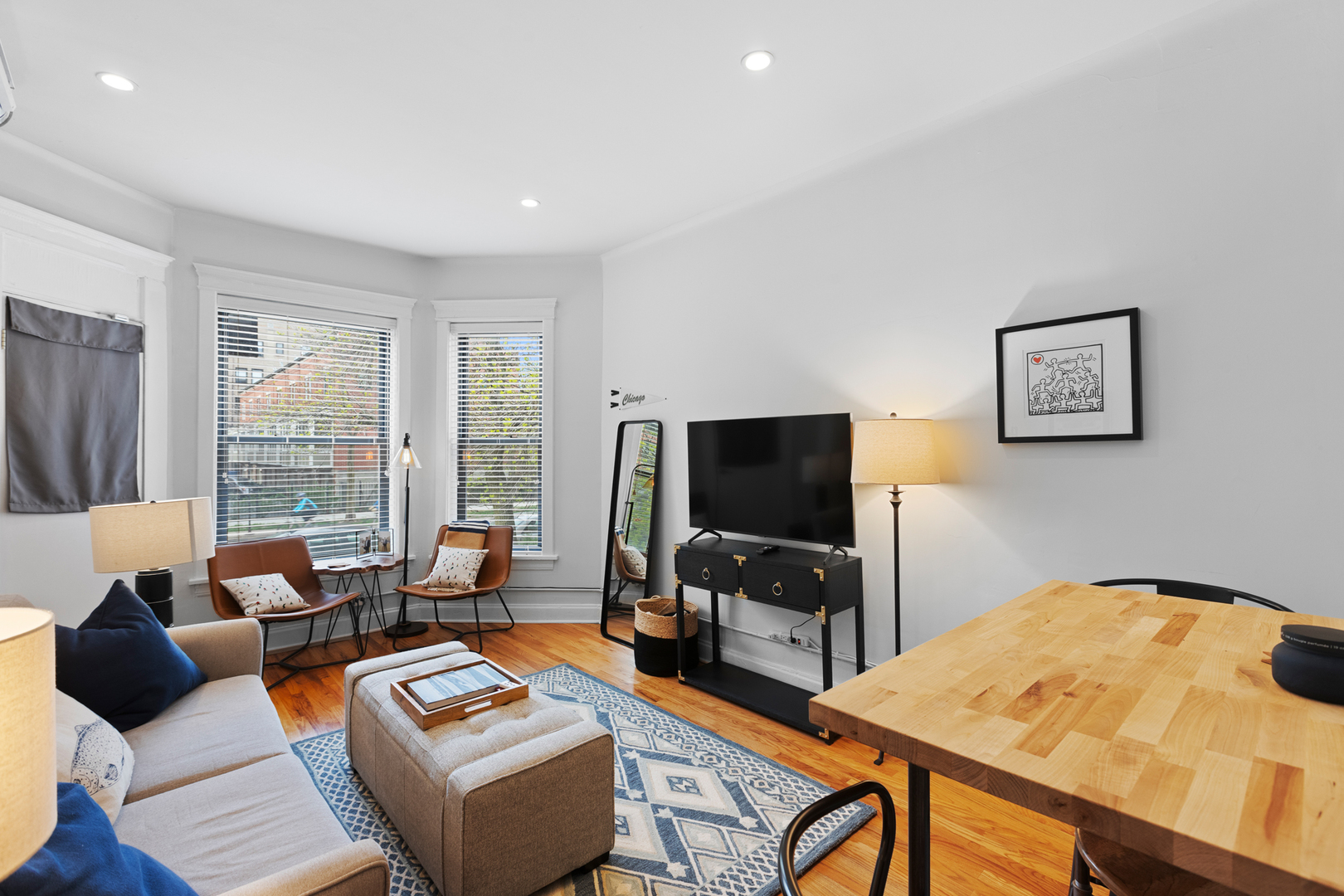 848 W Sheridan Road Unit: 1F