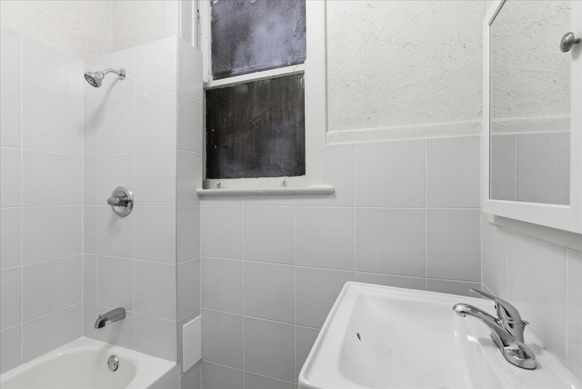 2839 N Clark Street Unit: 3S