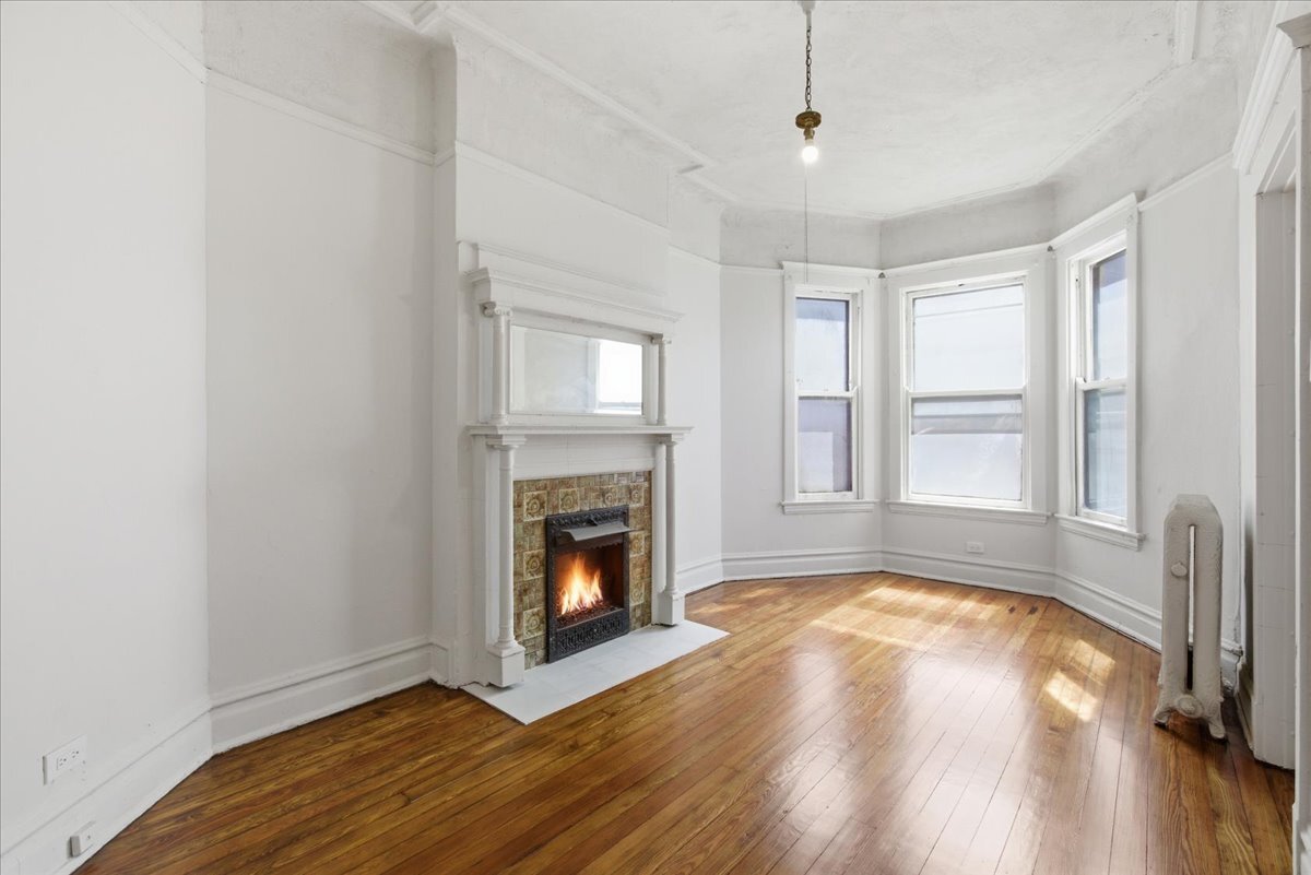 2839 N Clark Street Unit: 3S