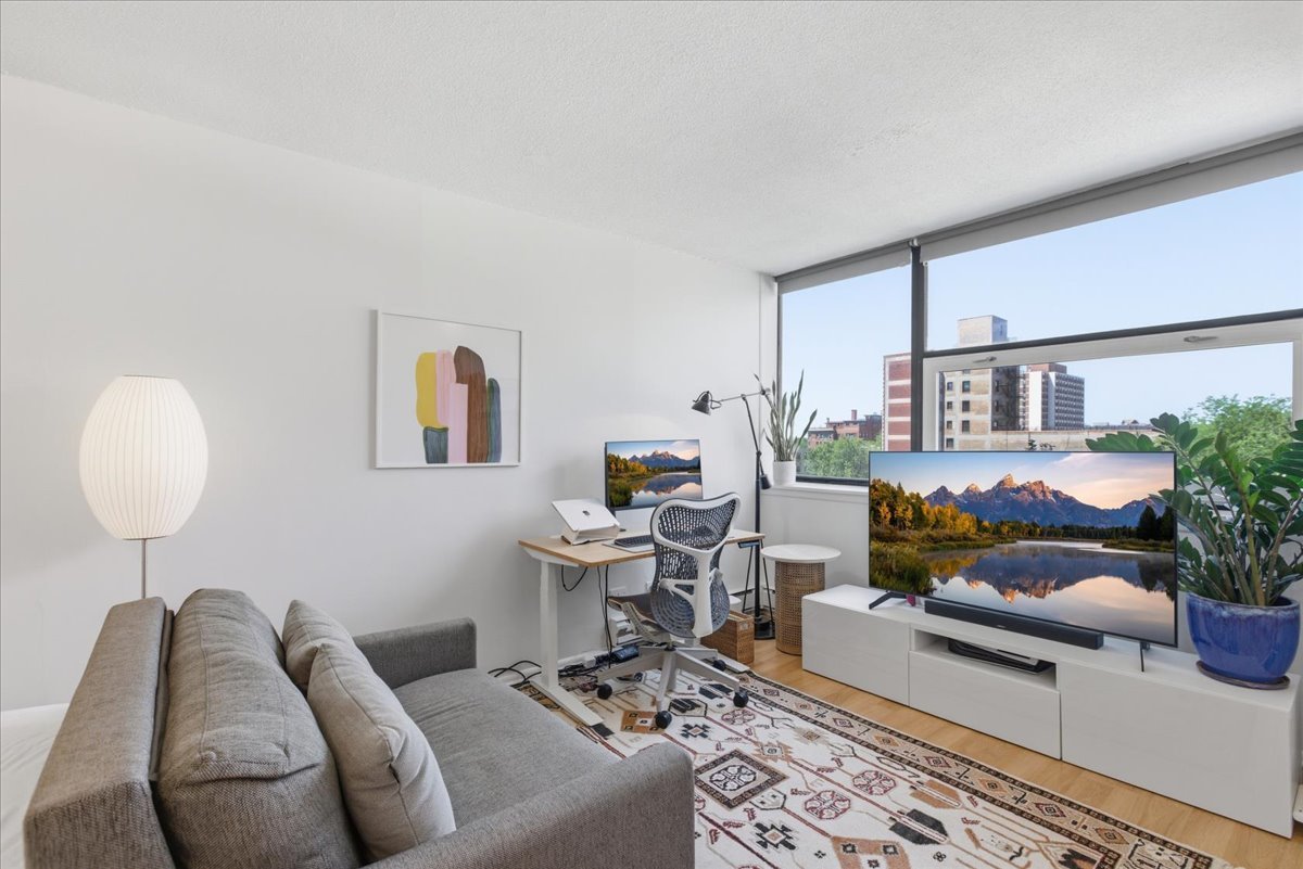 3110 N Sheridan Road Unit: 708