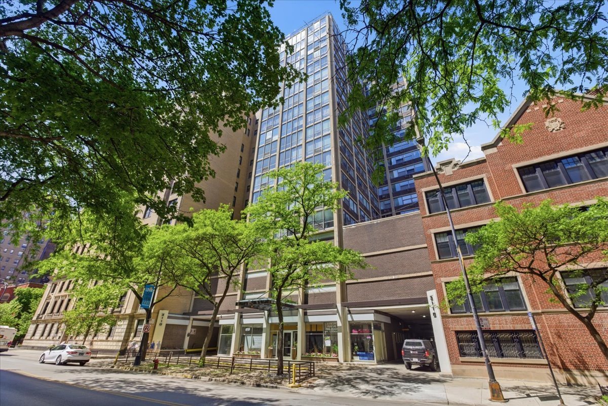 3110 N Sheridan Road Unit: 708