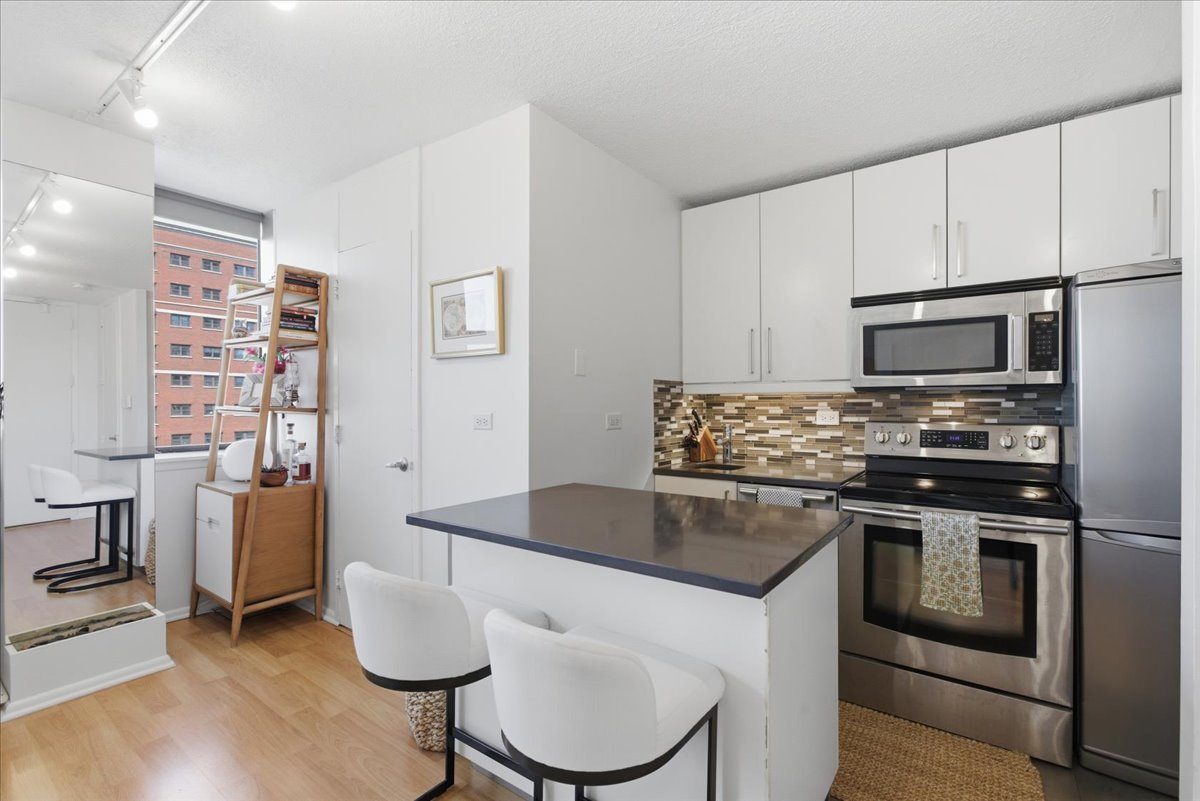 3110 N Sheridan Road Unit: 708