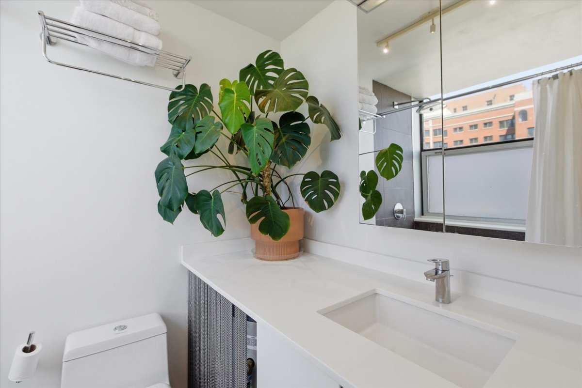 3110 N Sheridan Road Unit: 708