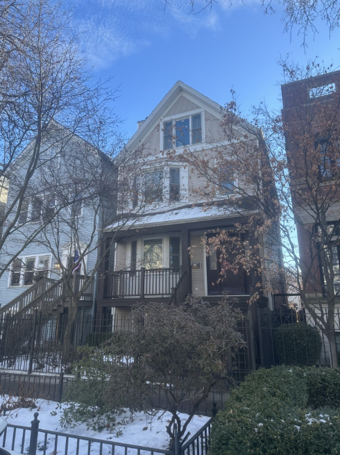 1327 W BARRY Street