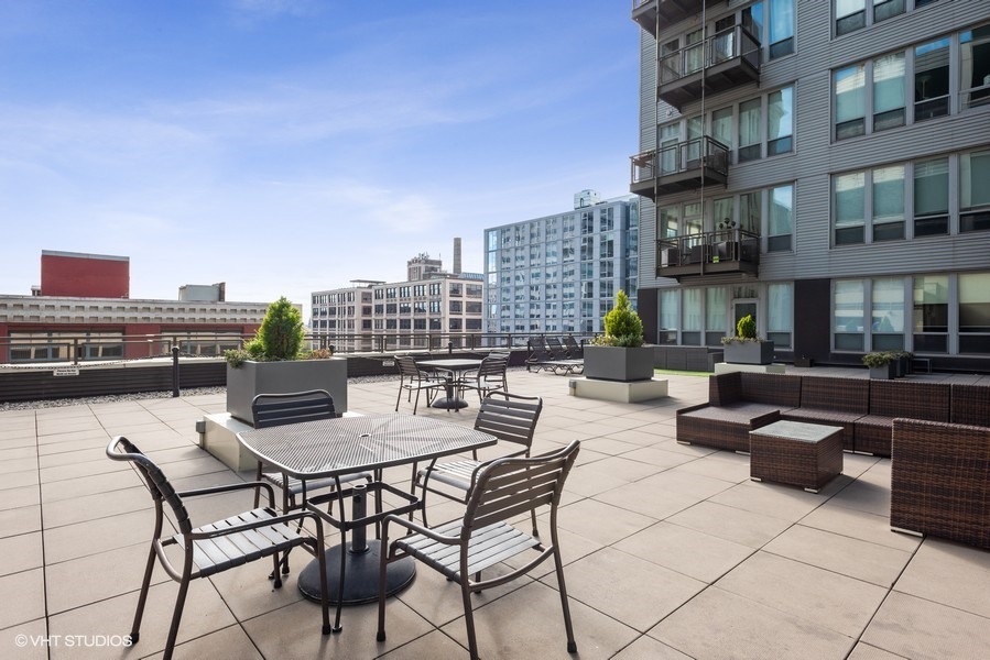 565 W Quincy Street Unit: 712
