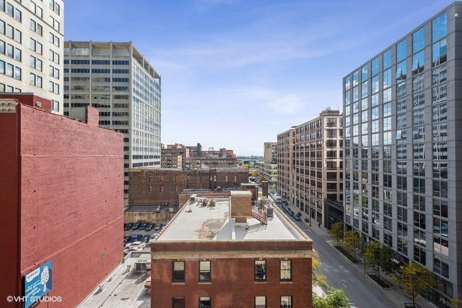 565 W Quincy Street Unit: 712