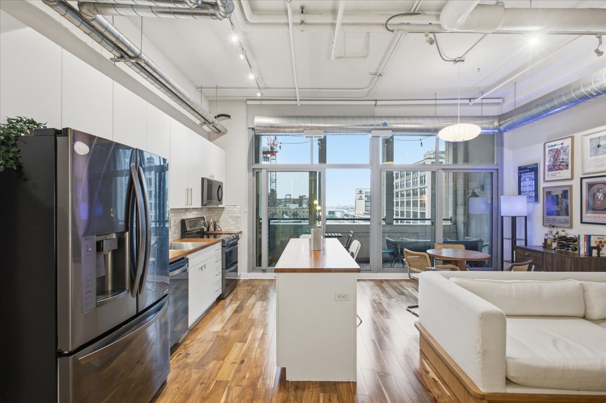 565 W Quincy Street Unit: 712