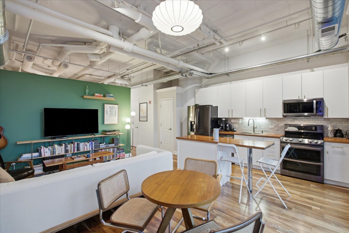 565 W Quincy Street Unit: 712