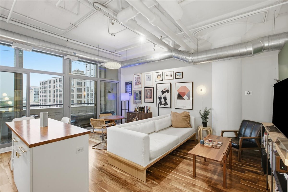 565 W Quincy Street Unit: 712
