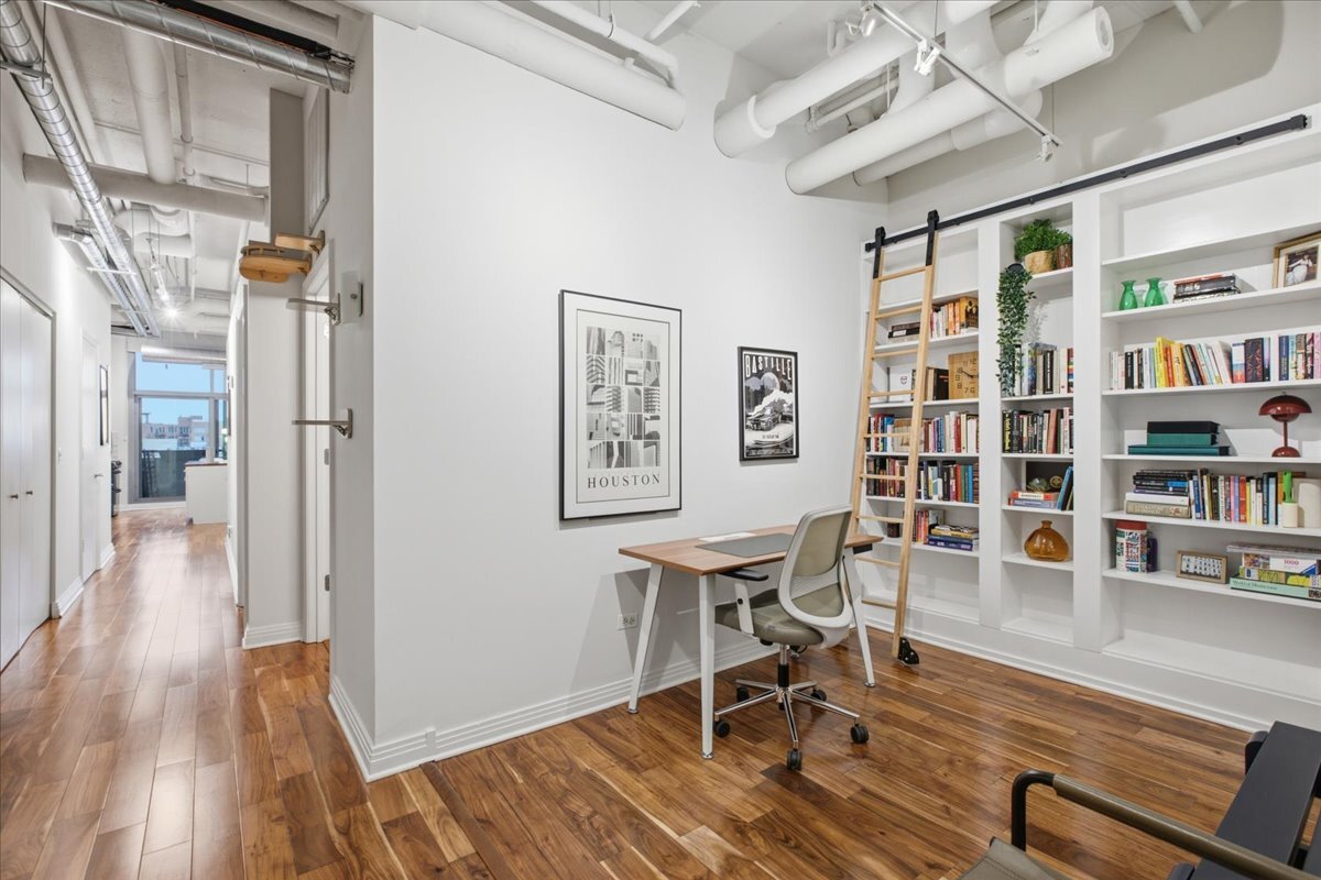 565 W Quincy Street Unit: 712