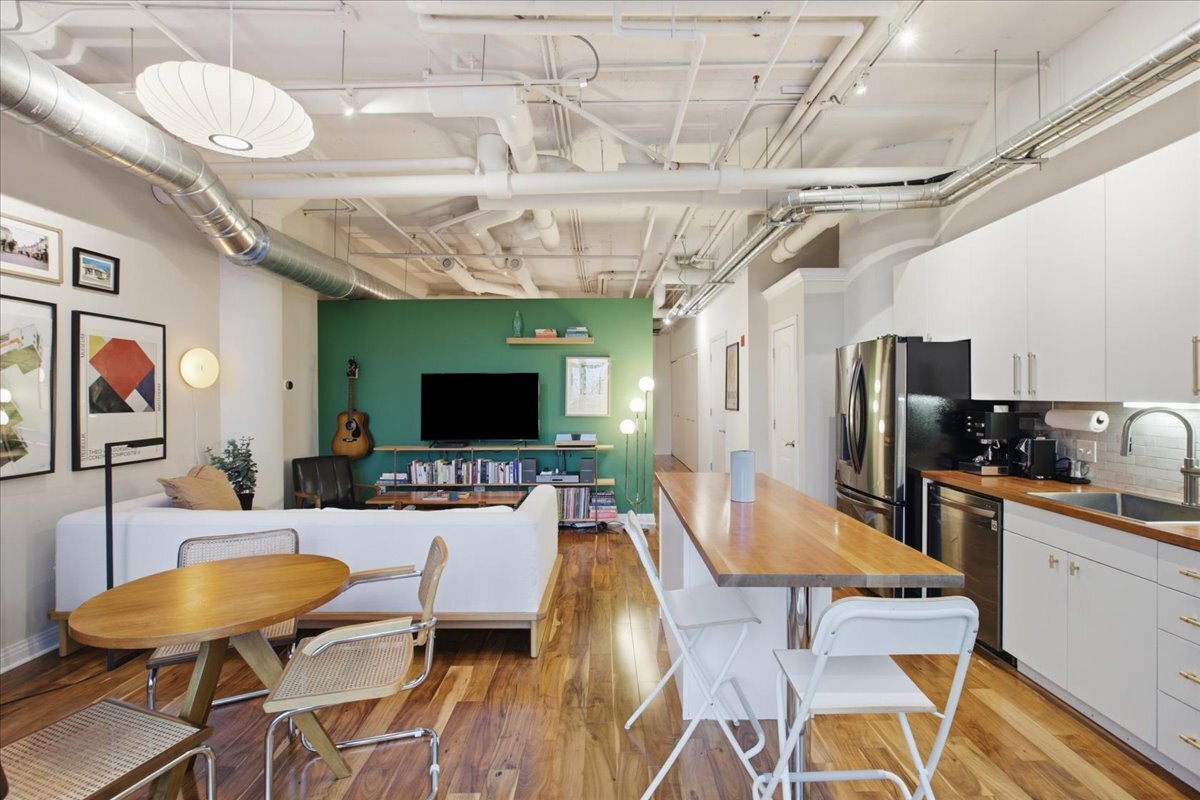 565 W Quincy Street Unit: 712