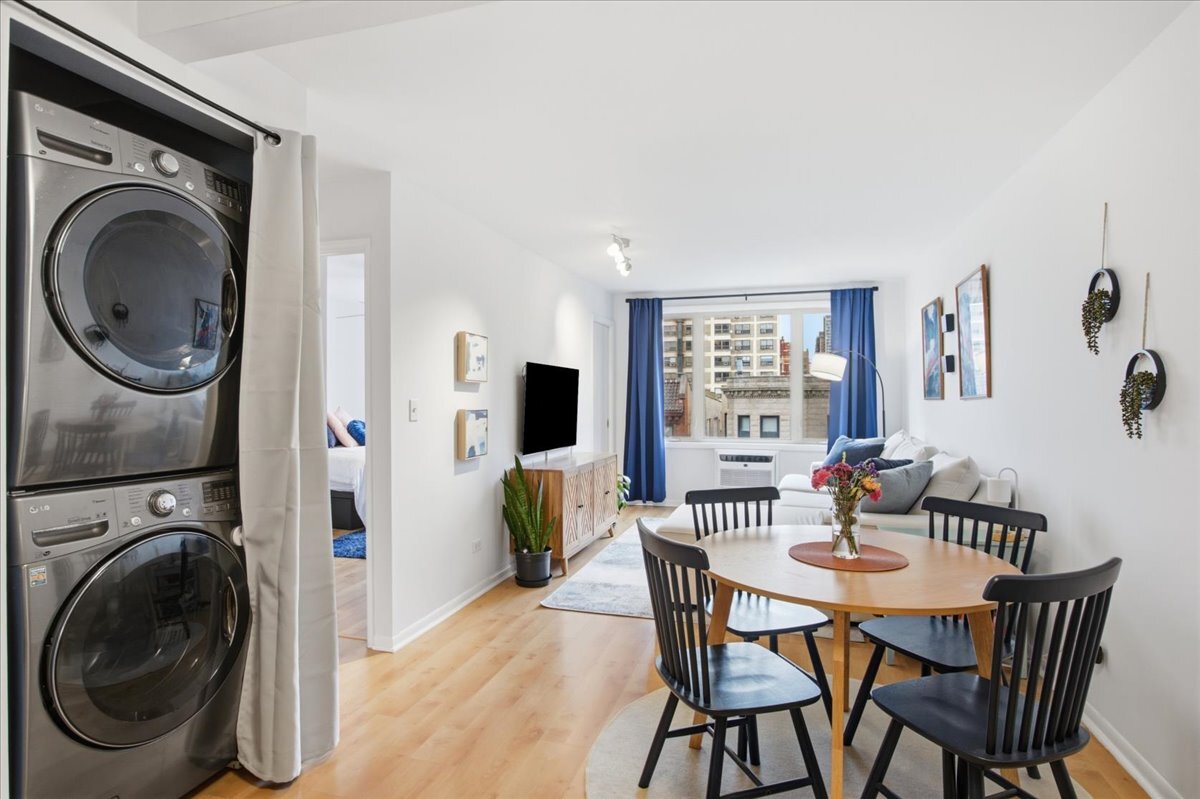 435 W Oakdale Avenue Unit: 4F
