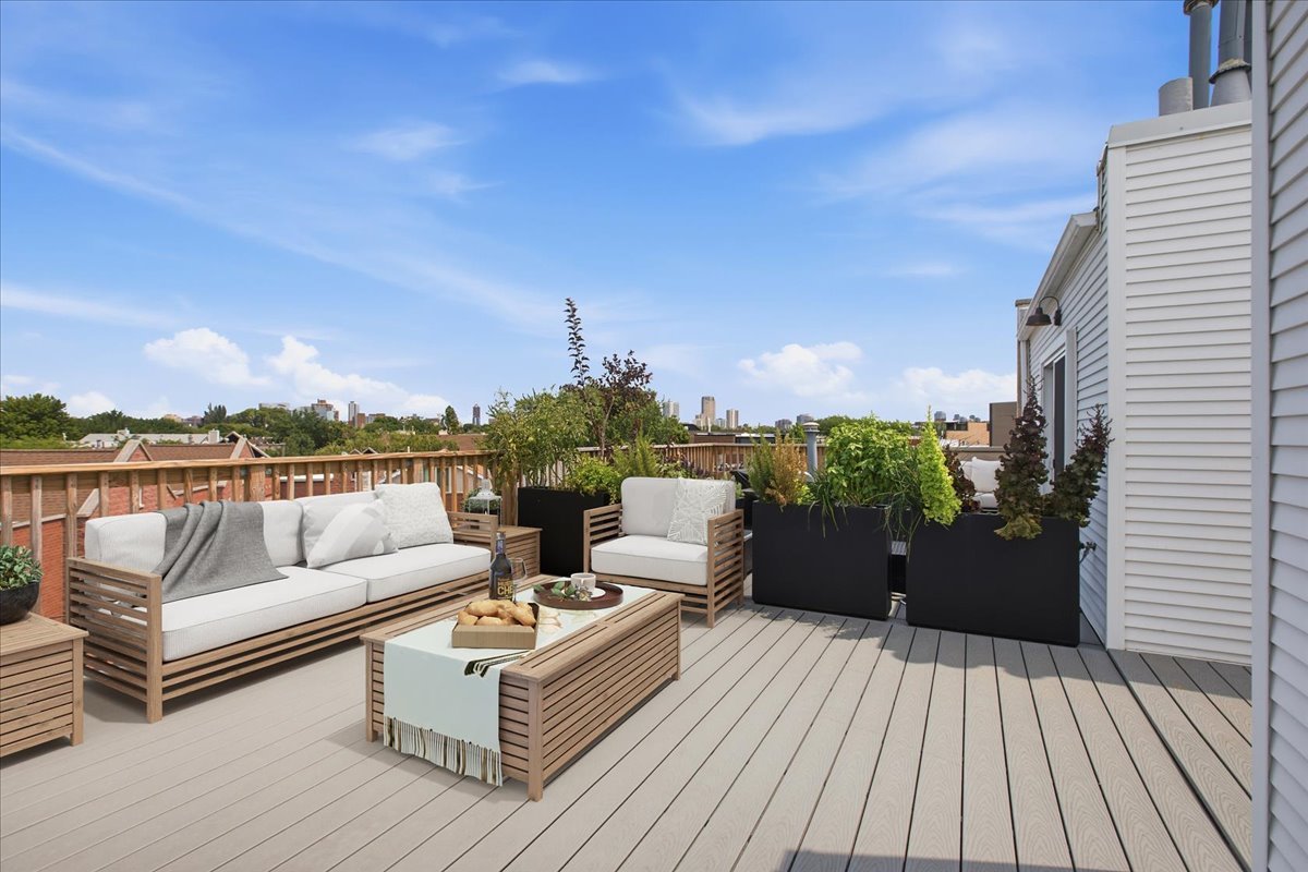2943 N Lincoln Avenue Unit: 212