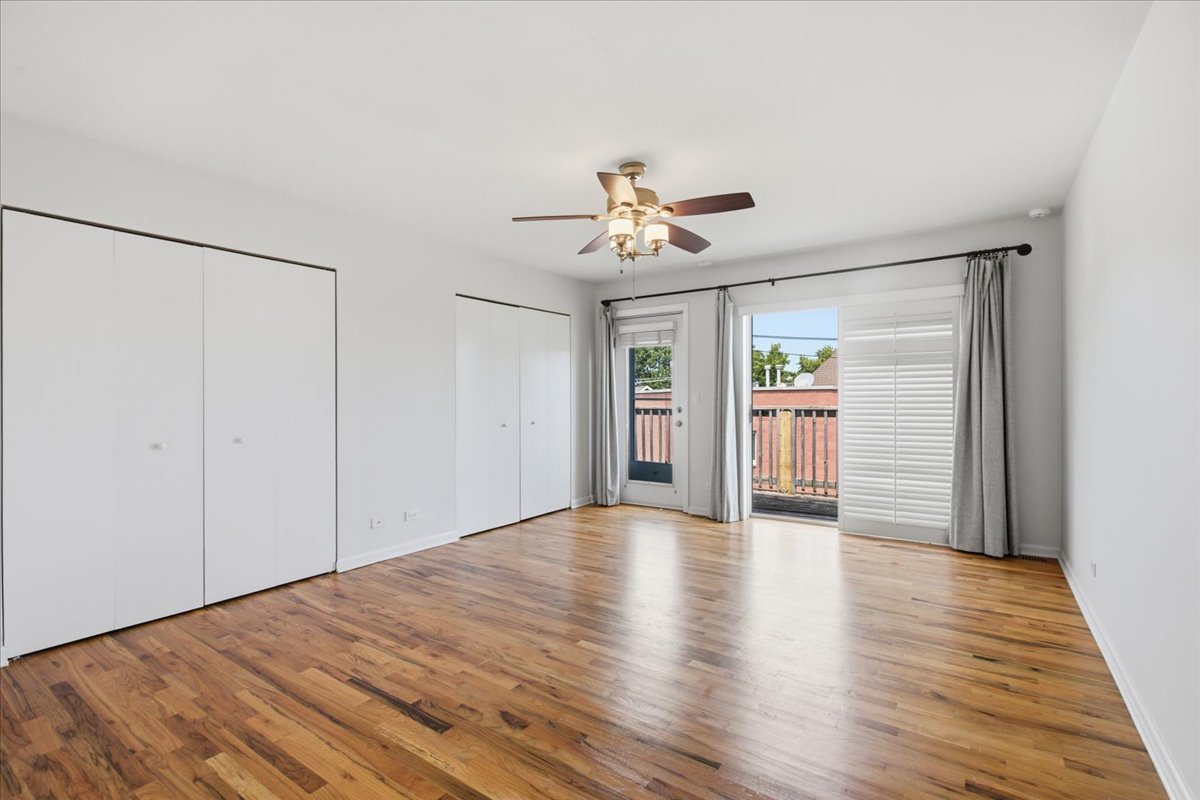 2943 N Lincoln Avenue Unit: 212