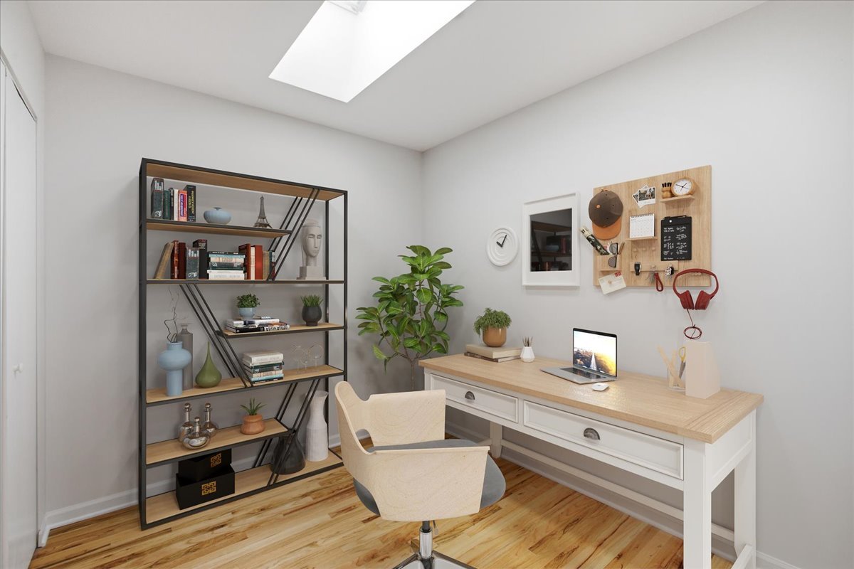 2943 N Lincoln Avenue Unit: 212