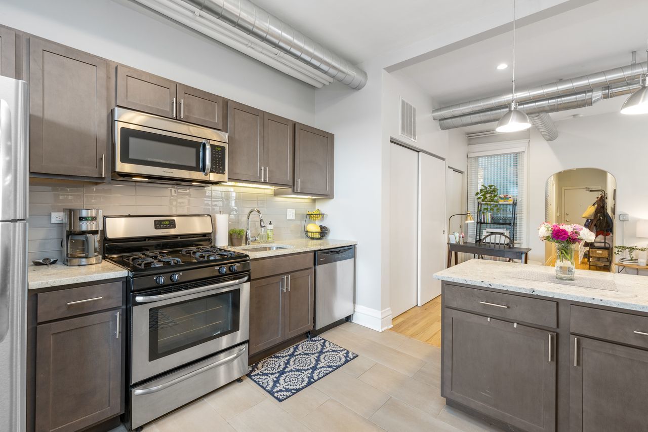 846 W Sheridan Road Unit: 3R