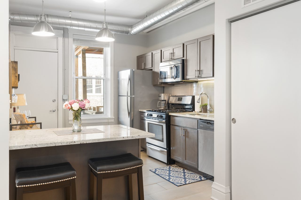 846 W Sheridan Road Unit: 3R