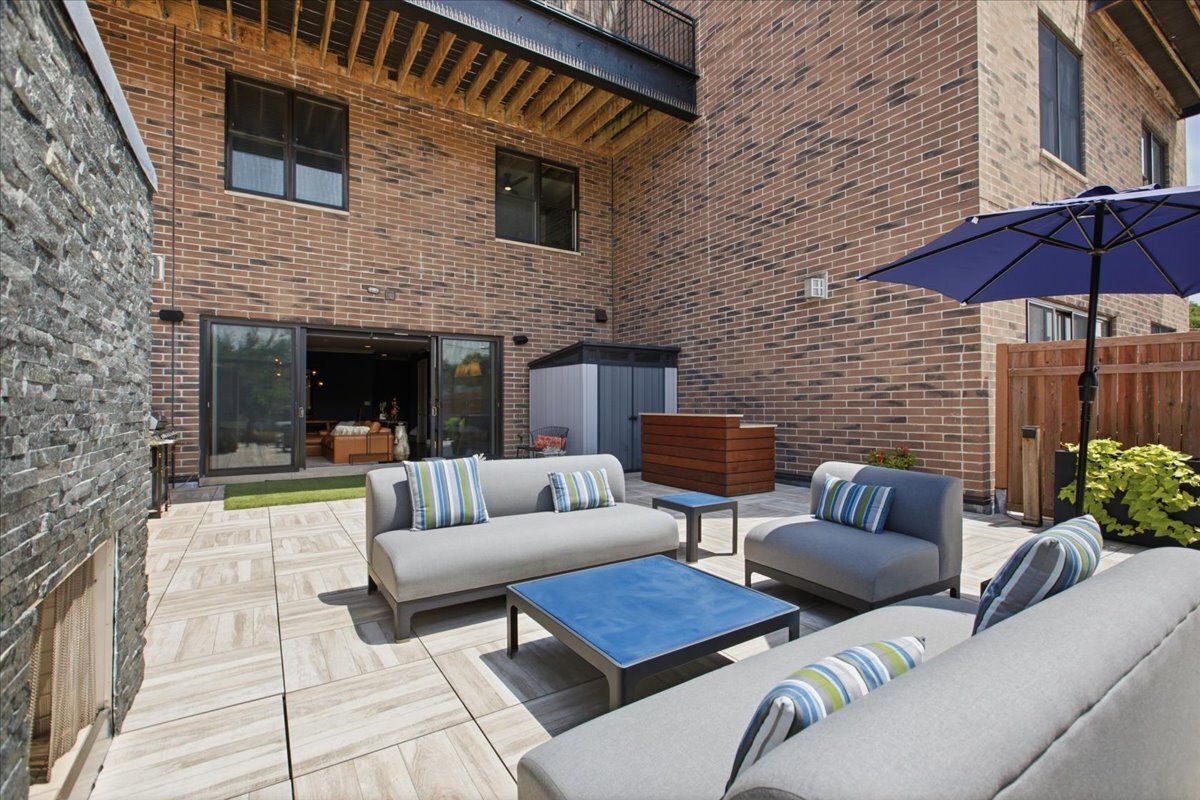 5820 N Clark Street Unit: 207
