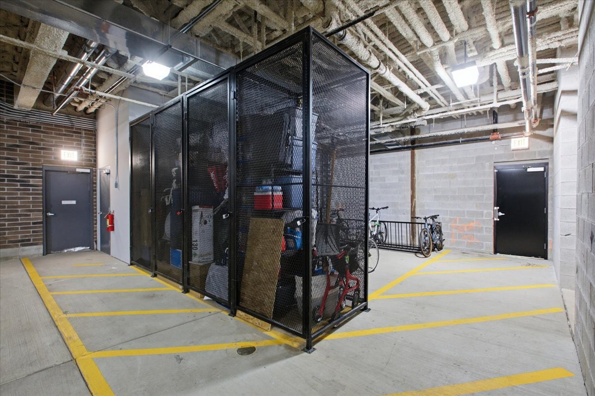 5820 N Clark Street Unit: 207