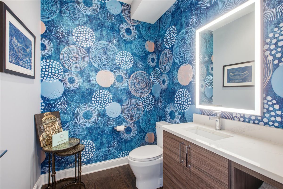 5820 N Clark Street Unit: 207