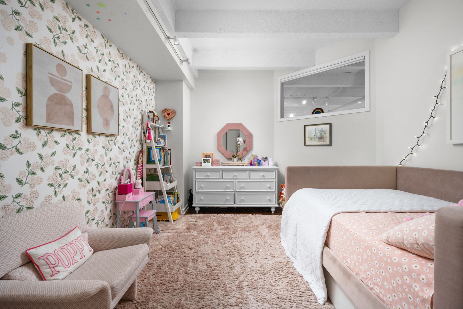 2600 N Southport Avenue Unit: 218