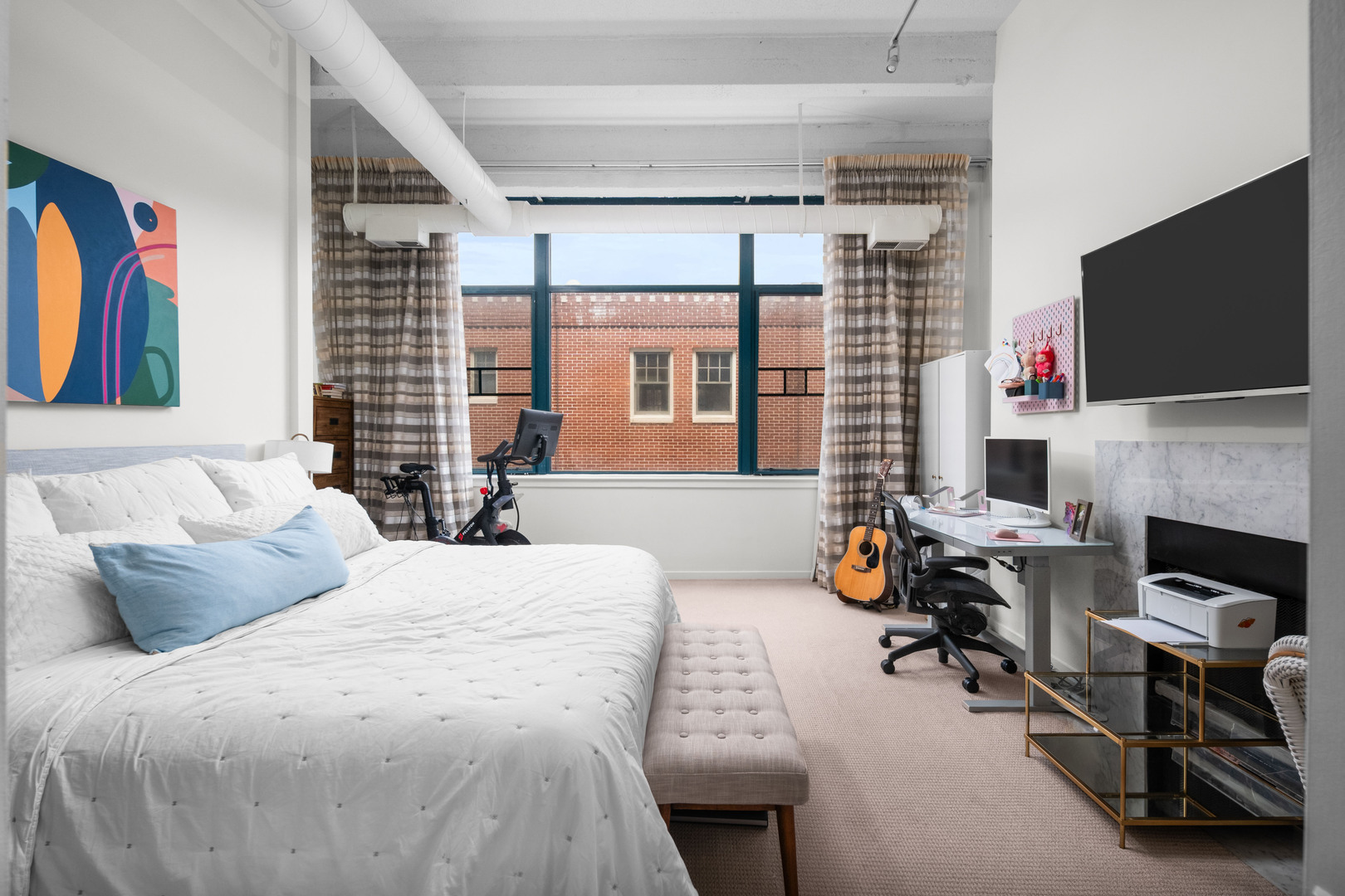 2600 N Southport Avenue Unit: 218