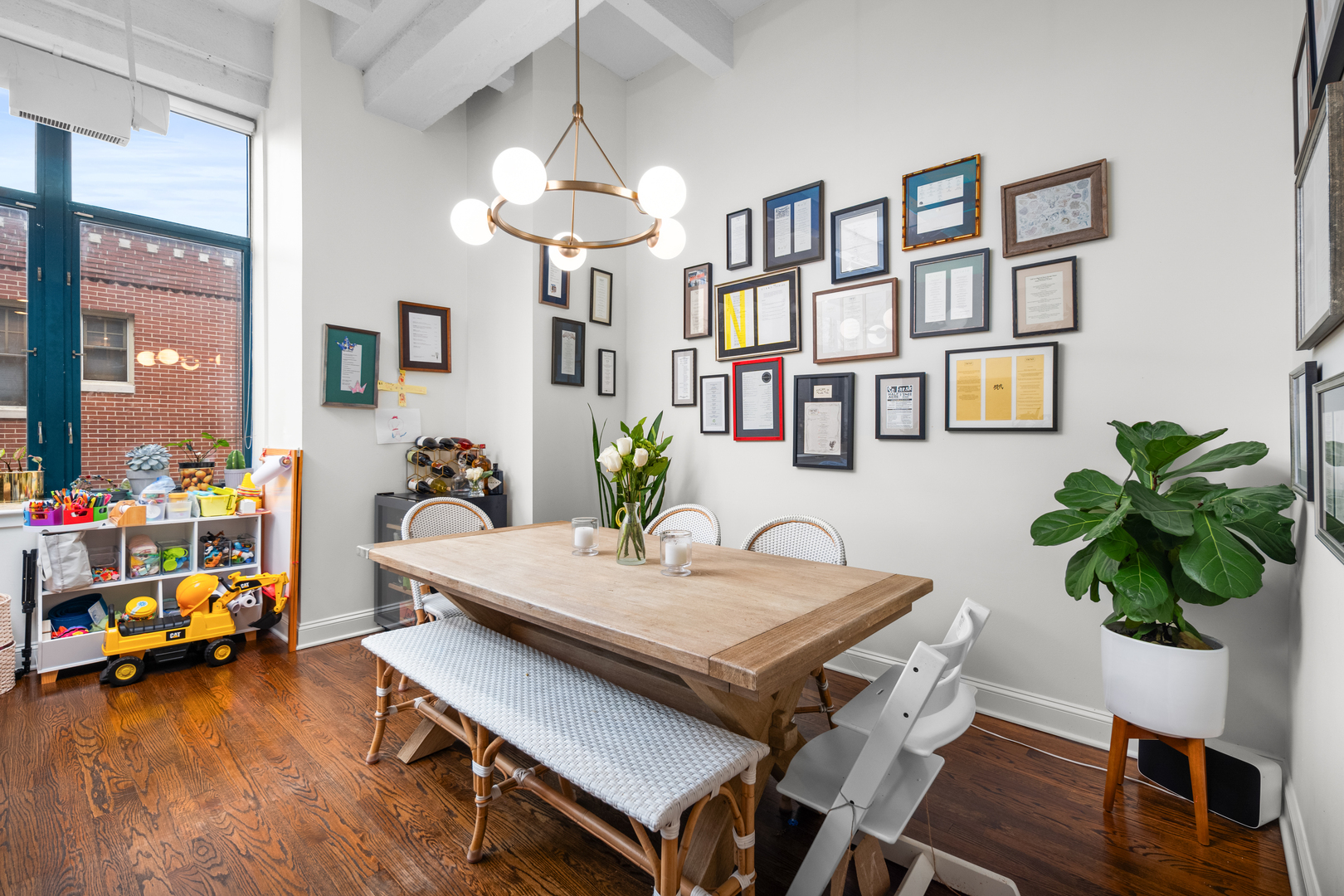 2600 N Southport Avenue Unit: 218