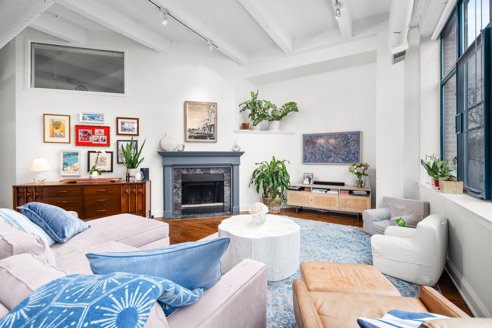 2600 N Southport Avenue Unit: 218