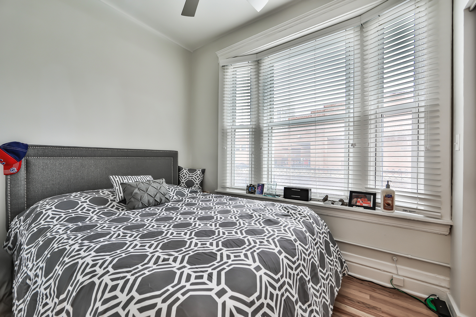 846 W Sheridan Road Unit: 1F