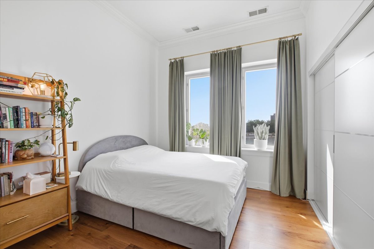 3920 N Sheridan Road N Unit: 504
