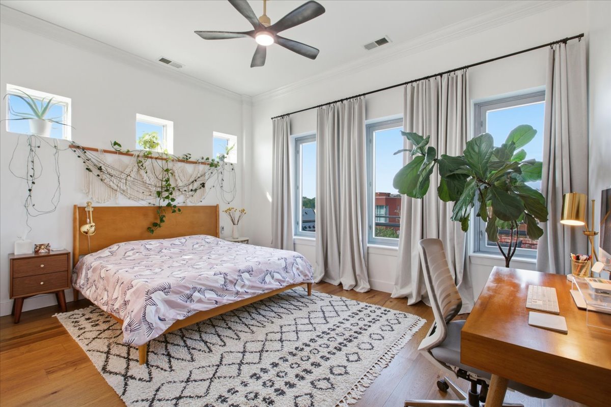 3920 N Sheridan Road N Unit: 504