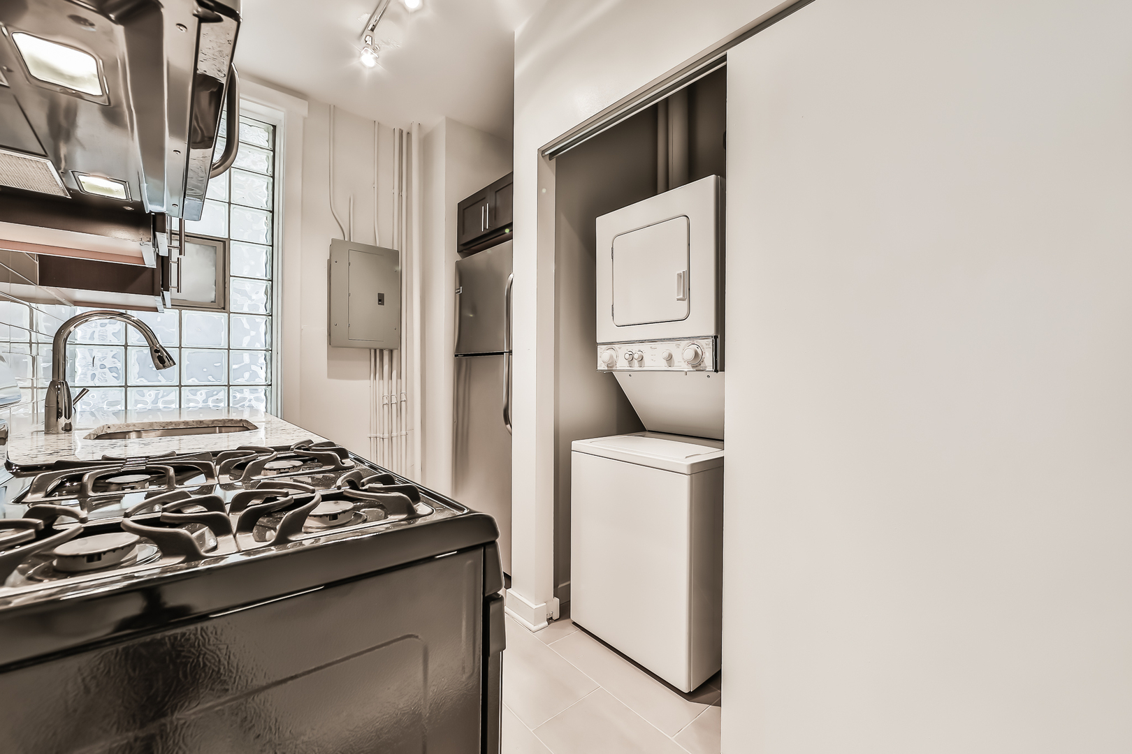 846 W Sheridan Road Unit: 3F