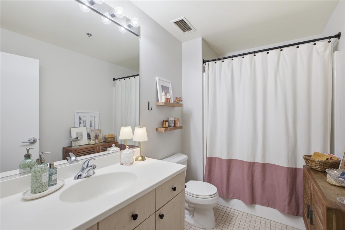 3500 S SANGAMON Street Unit: 314