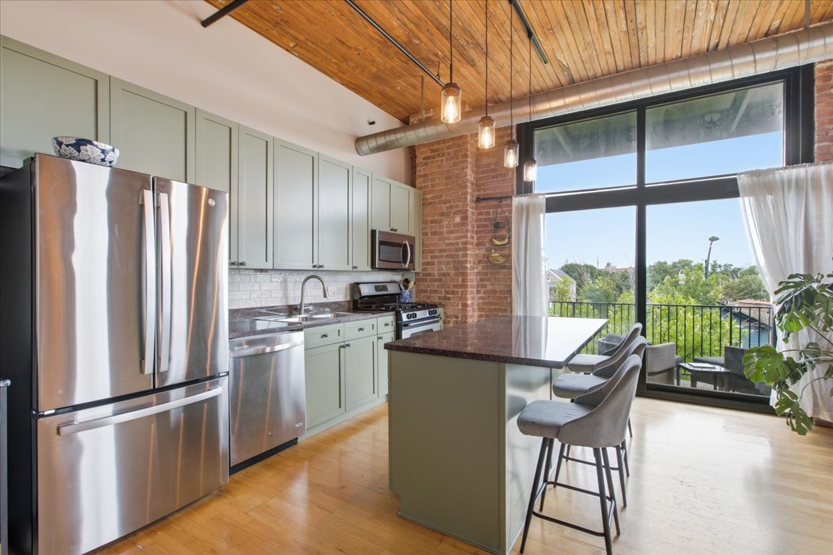 3500 S SANGAMON Street Unit: 314