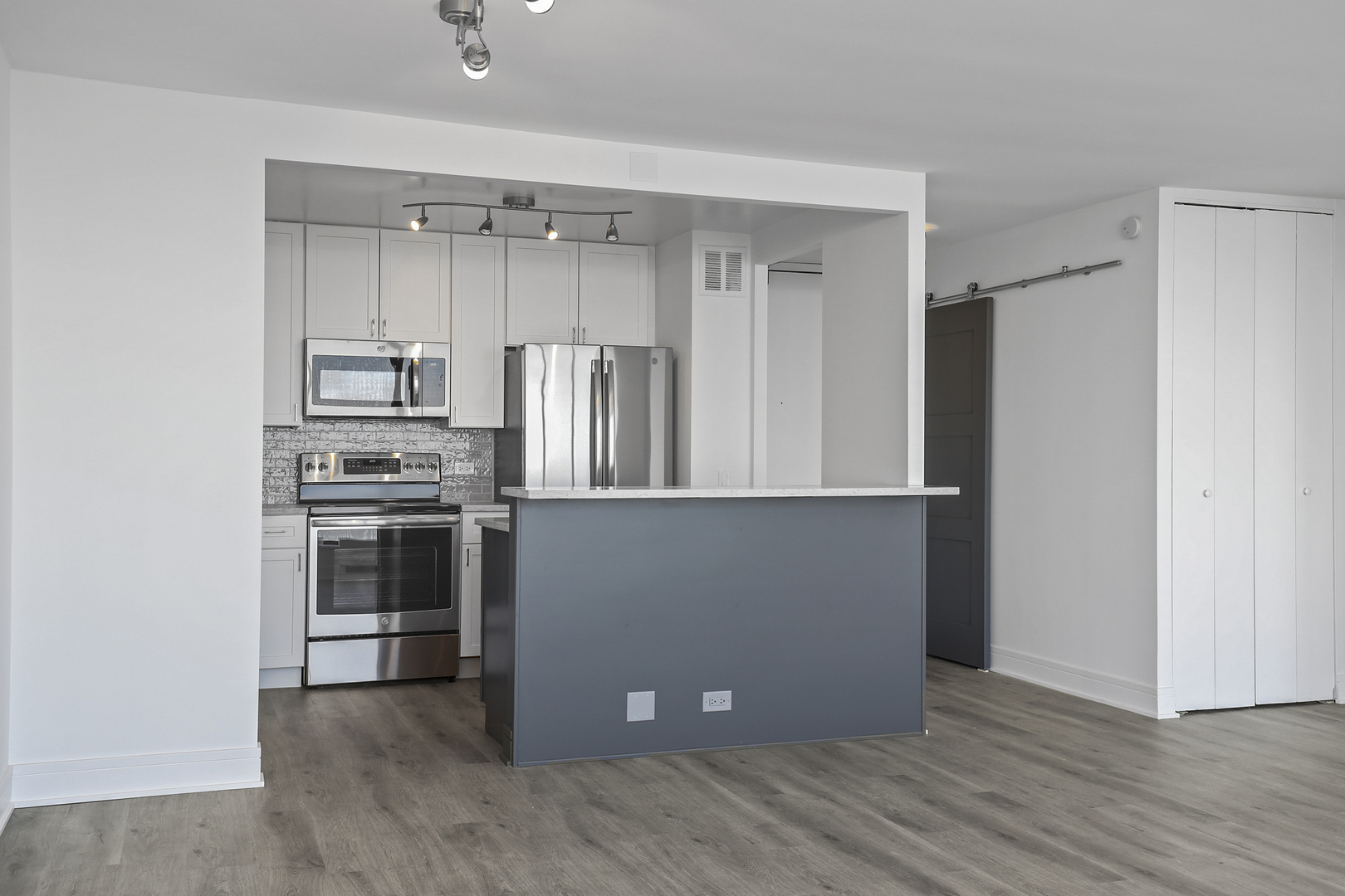 5445 N Sheridan Road Unit: 1408