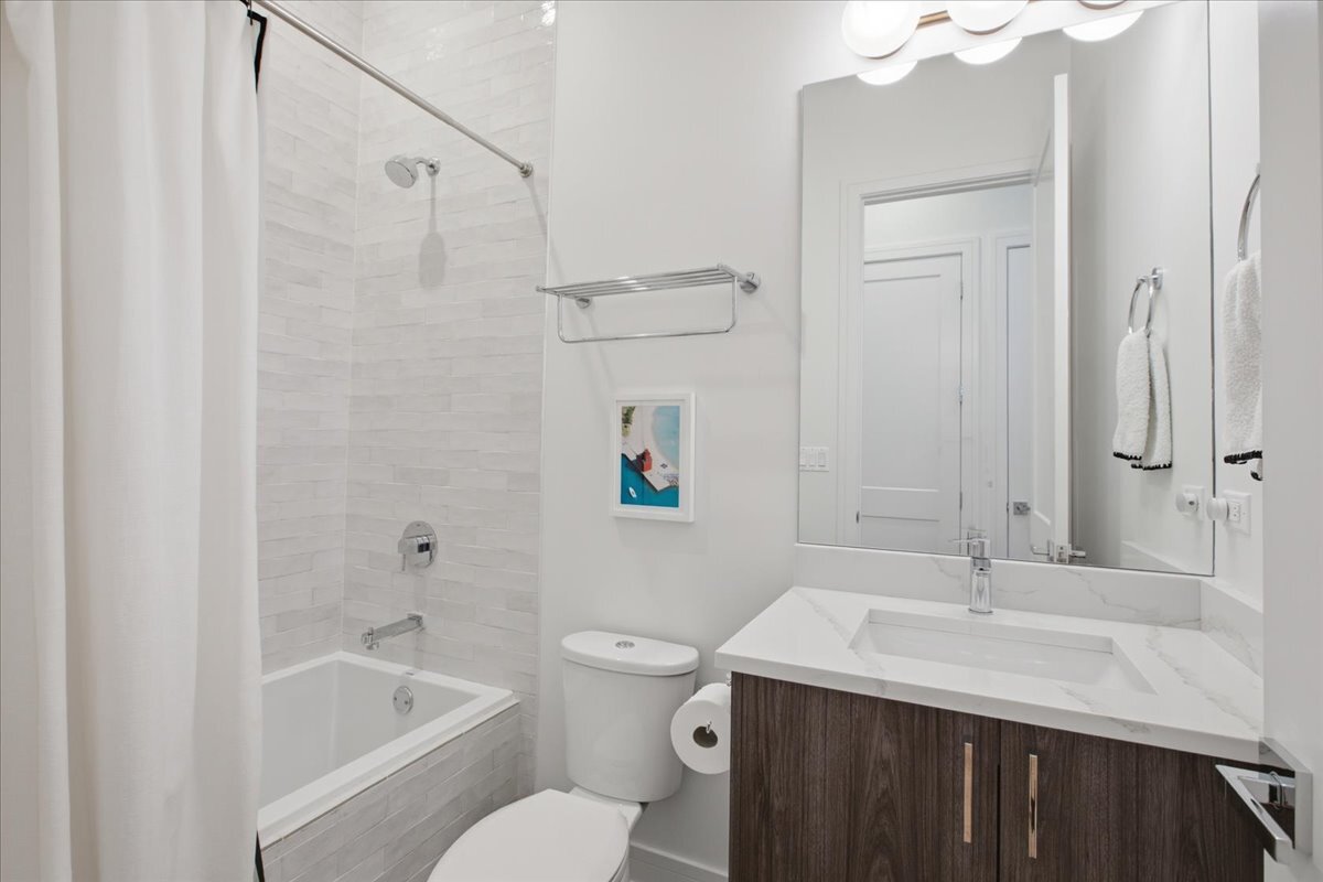 1107 N Paulina Street Unit: 3