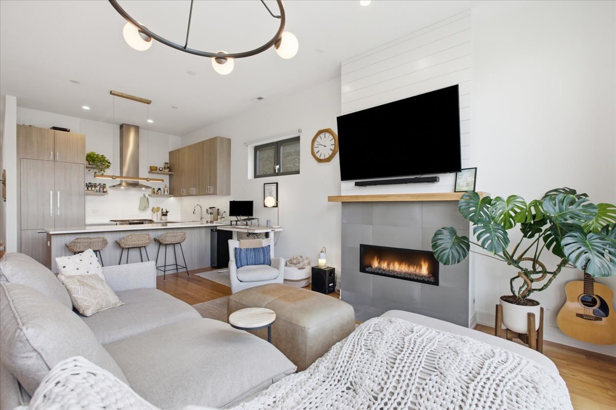 1107 N Paulina Street Unit: 3