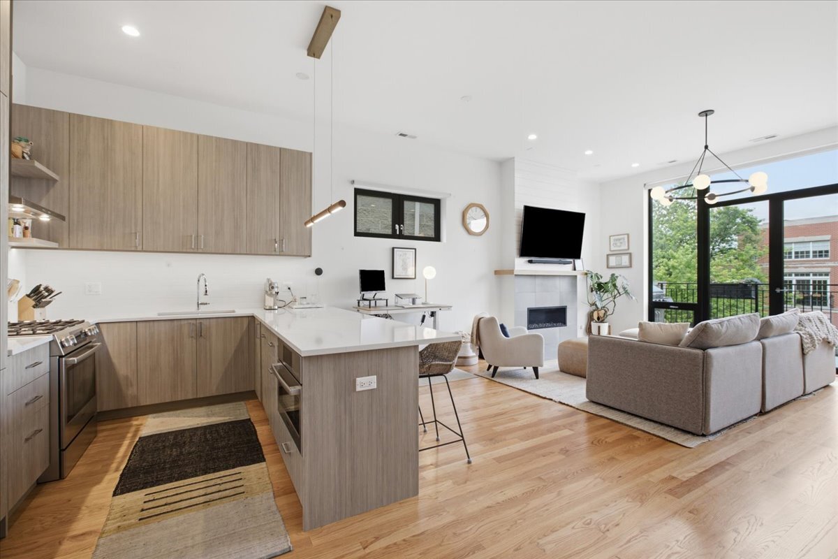 1107 N Paulina Street Unit: 3