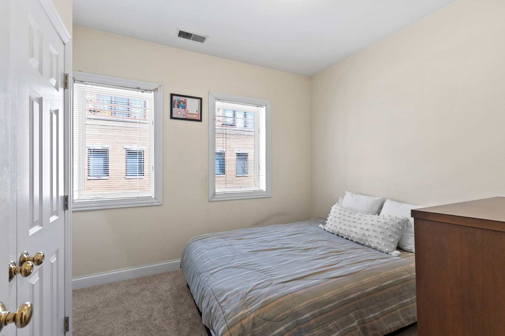 1350 W Byron Street Unit: 3